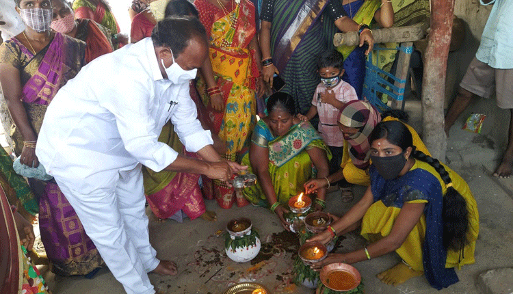 కరోనా నుంచి కాపాడు తల్లీ..