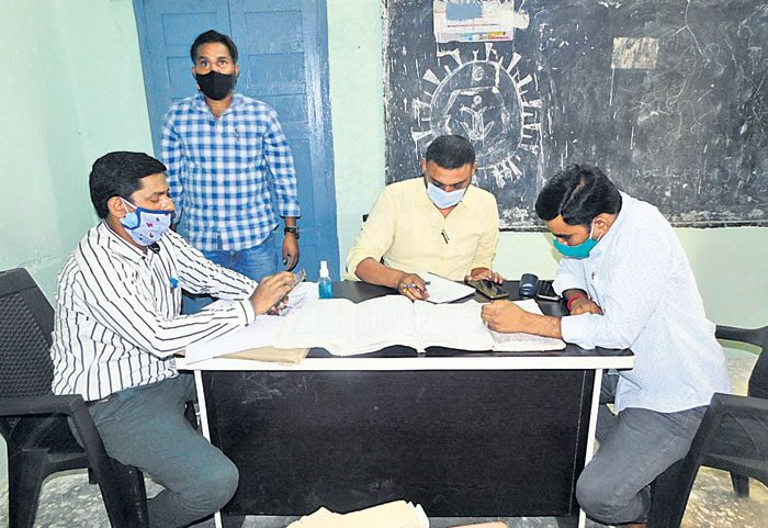 ఈటల కబ్జాలో 66 ఎకరాల అసైన్డ్‌