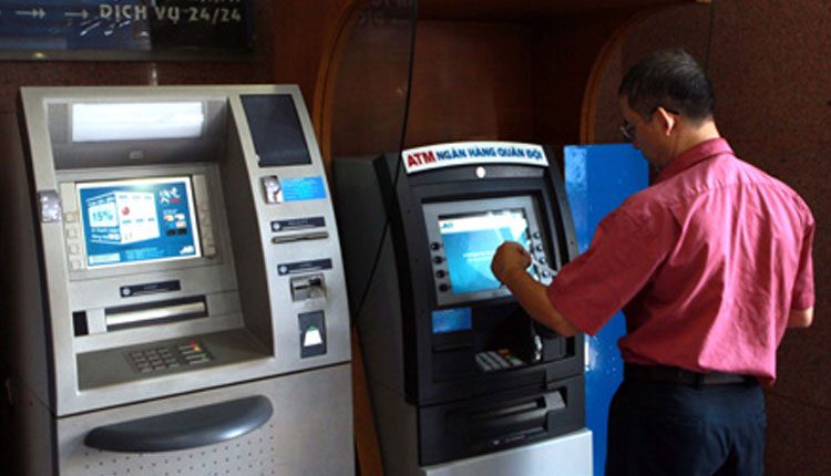 తెలంగాణ లాక్‌డౌన్‌.. య‌థావిధిగా బ్యాంకులు, ఏటీఎంలు