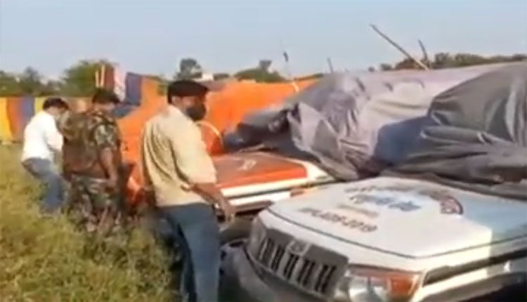 బీజేపీ ఎంపీ స్థ‌లంలో అంబులెన్స్‌లు.. మండిప‌డిన ప‌ప్పు యాద‌వ్‌