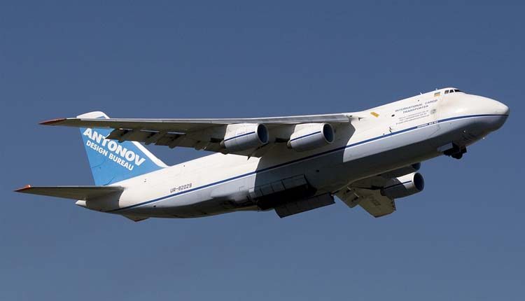 భారత్‌కు ఆక్సిజన్‌ జనరేటర్లను మోసుకొస్తున్న అంటోనోవ్