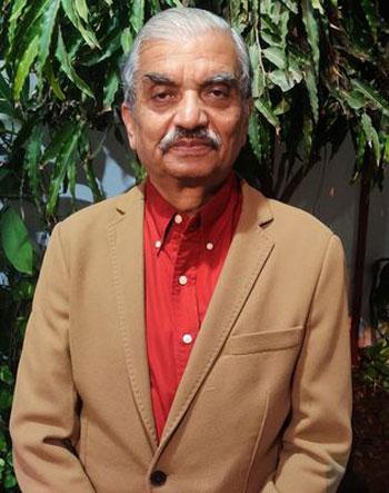 థర్డ్‌వేవ్‌పై ఇప్పుడే చెప్పలేం