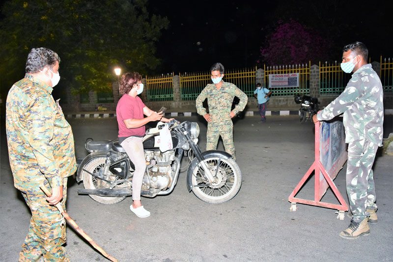 మూడు చెక్‌ పోస్టుల ఏర్పాటు