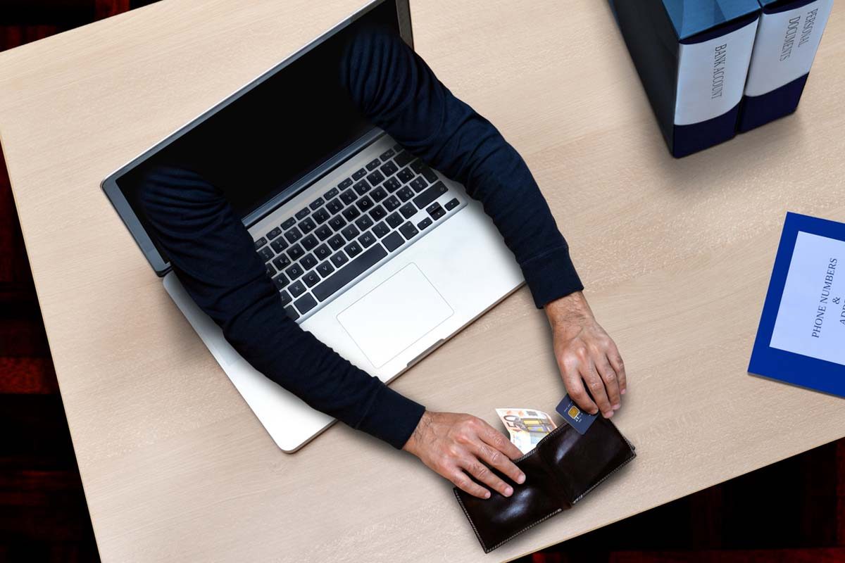 మోసగాళ్లున్నారు జాగ్రత్త.. మూడు బ్యాంకుల హెచ్చరిక