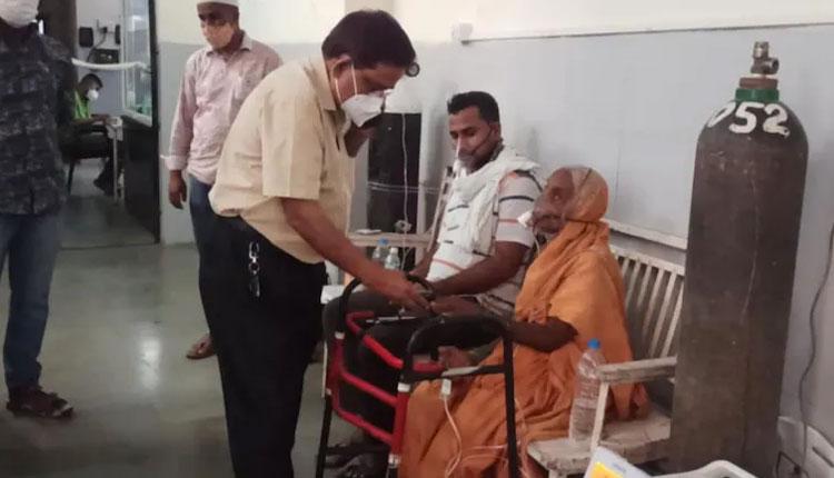 అంత్య‌క్రియ‌ల‌కు ముందు.. క‌ళ్లు తెరిచిన వృద్ధురాలు