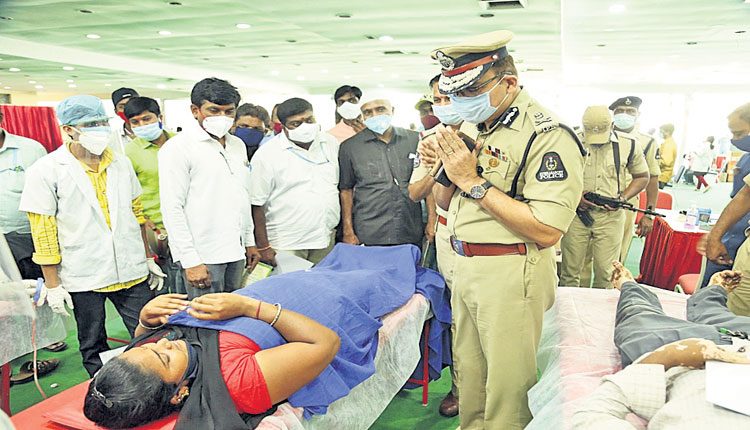 రక్తదానం చేద్దాం.. ఇతరుల ప్రాణాలు కాపాడుదాం