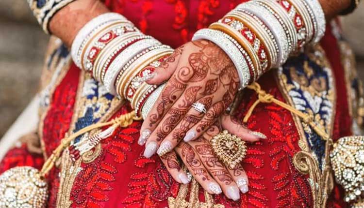 అత్తింటి వారికి మ‌త్తిచ్చి న‌గ‌ల‌తో కొత్త కోడ‌లు ప‌రార్‌..!