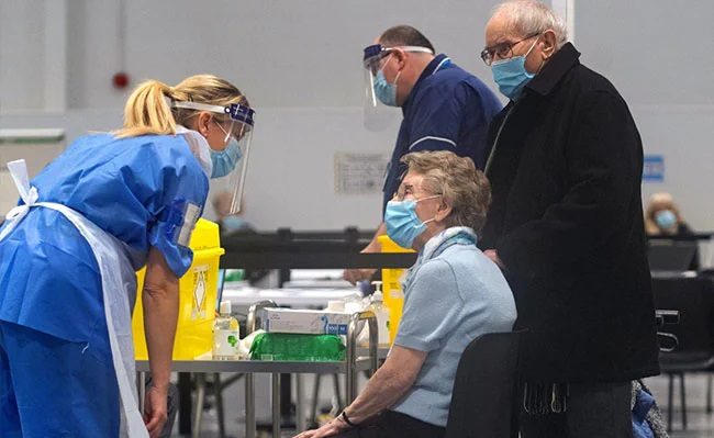 ఆగస్టు నాటికి బ్రిటన్‌లో కరోనా అంతం