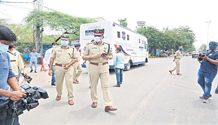 ప్రజల సహకారంతో కేసులు తగ్గుముఖం
