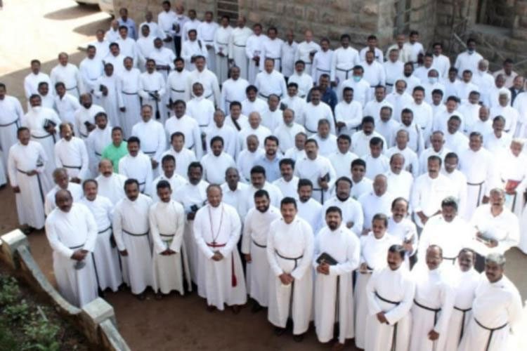 480 మంది చ‌ర్చి ఫాద‌ర్ల‌పై కేసులు న‌మోదు.. ఎందుకో తెలుసా..?