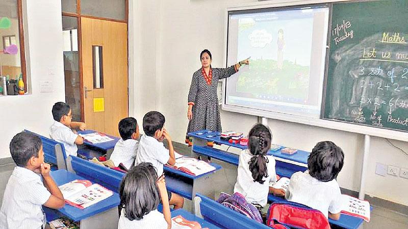 ‘ఓం’ కారమే భాషకు మూలం అని తెలిపేవాదం?