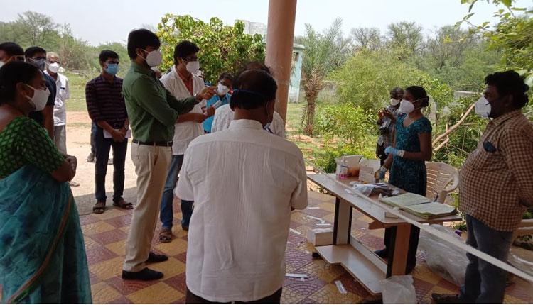 పాజిటివ్ కేసులను ఏఎన్ఎంలు పర్యవేక్షించాలి : క‌లెక్ట‌ర్ గౌత‌మ్