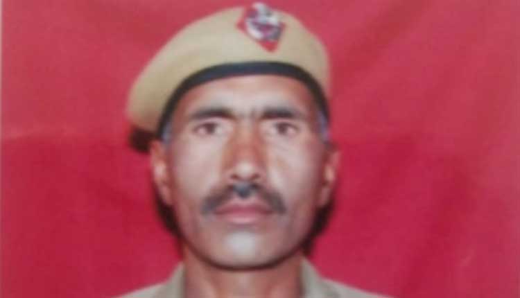 రోడ్డు ప్ర‌మాదంలో కానిస్టేబుల్ మృతి.. నిద్ర‌మ‌త్తులో ఢీకొట్టాన‌న్న నిందితుడు