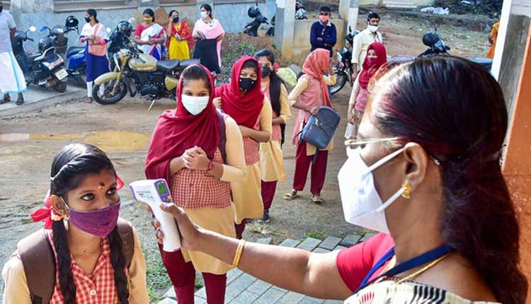 కేర‌ళ‌లో ఇంకా త‌గ్గ‌ని క‌రోనా ఉధృతి