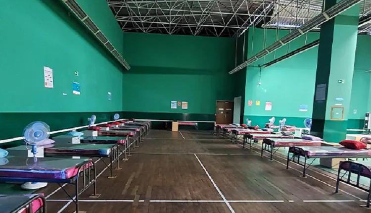 కొవిడ్‌ కేంద్రం నుంచి తప్పించుకున్న 25 మంది రోగులు