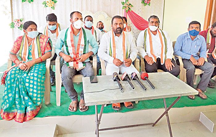 ఈటలను జైలుకు పంపాలి