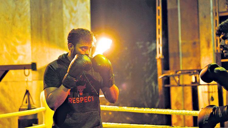 హాలీవుడ్‌ నిపుణుల ఆధ్వర్యంలో..