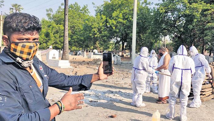 కడచూపునకూ నోచుకోక..