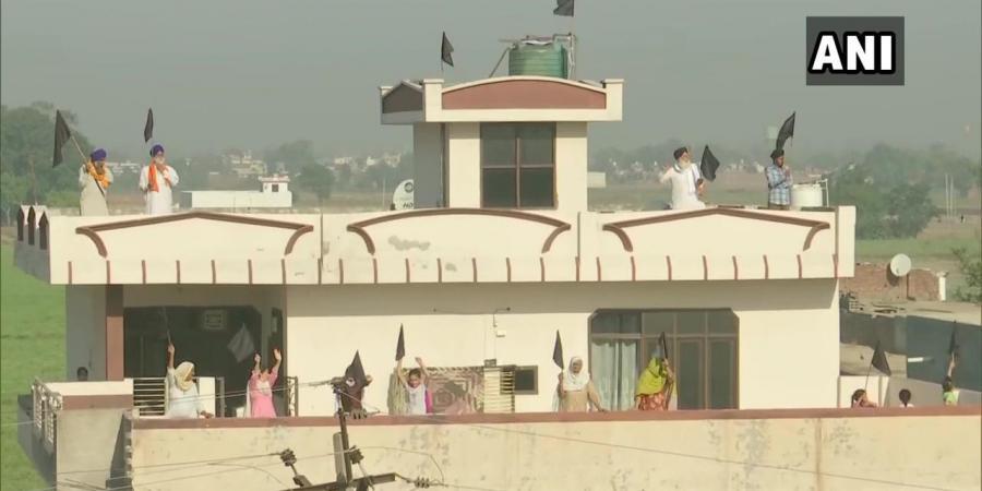 రైతు ఆందోళనకు ఆరు నెలలు.. పంజాబ్‌లో ఇళ్లపై నల్లజెండాలు