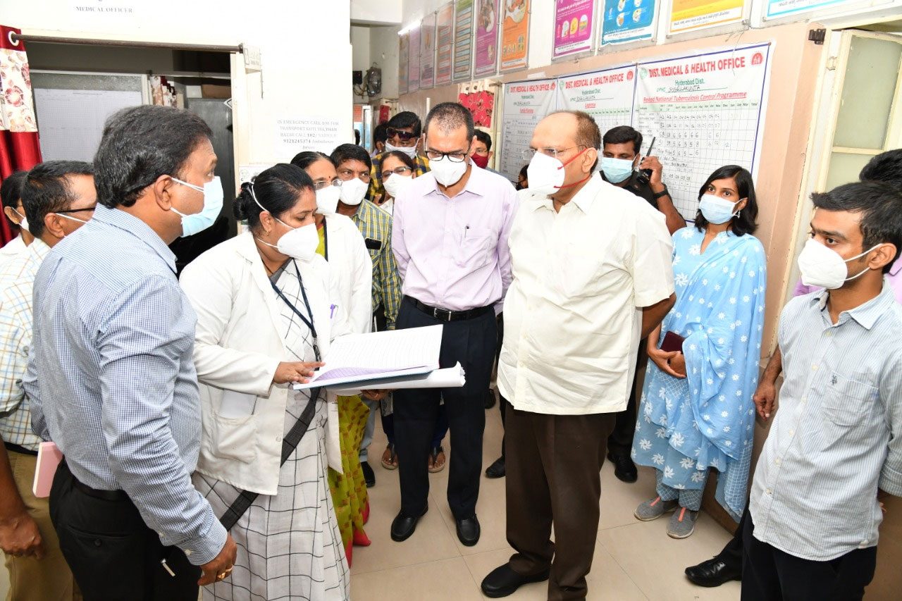 స్వ‌ల్ప ల‌క్ష‌ణాలున్నా కొవిడ్ టెస్టు చేయించుకోవాలి : సీఎస్ సోమేశ్ కుమార్