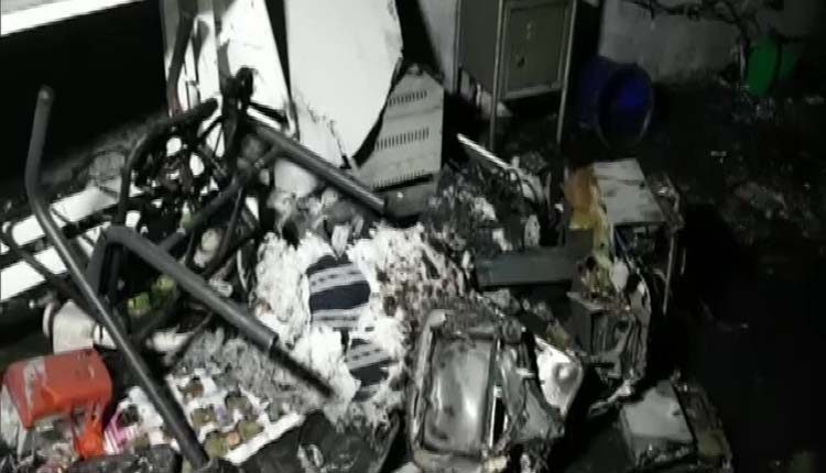 గుజరాత్‌ కొవిడ్‌ హాస్పిటల్‌లో అగ్ని ప్రమాదం.. 18 మంది మృతి