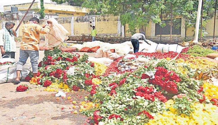 పూల బజార్‌.. కరోనాతో బేజార్‌