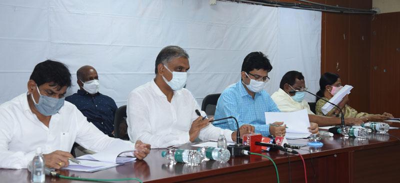 డబ్బులు కట్టినా వ్యాక్సిన్‌ ఇవ్వట్లేదు