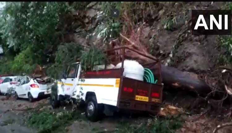 హిమాచ‌ల్‌ప్ర‌దేశ్‌లో గాలివాన బీభ‌త్సం.. వీడియో