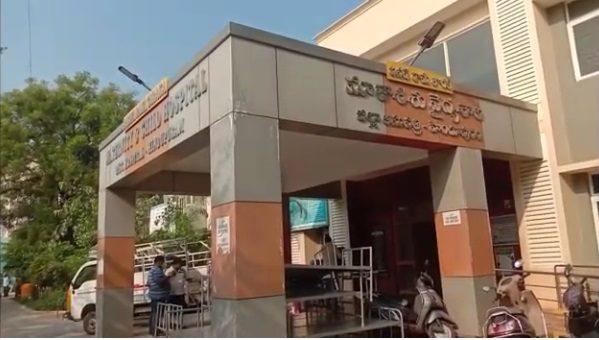 హిందూపూర్లో ఆక్సిజన్ అందక 8 మంది మృతి