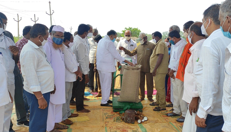 సీఎం కేసీఆర్ రైతుల పక్షపాతి