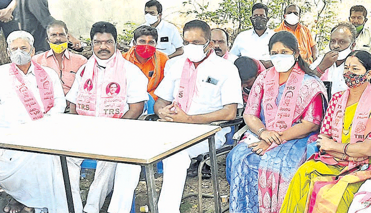 అధికారాన్ని అడ్డుపెట్టుకుని అక్రమ ఆర్జన