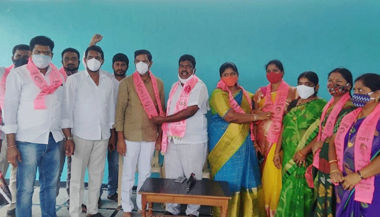 ఆదిలోనే ఈటలపై వ్యతిరేకత