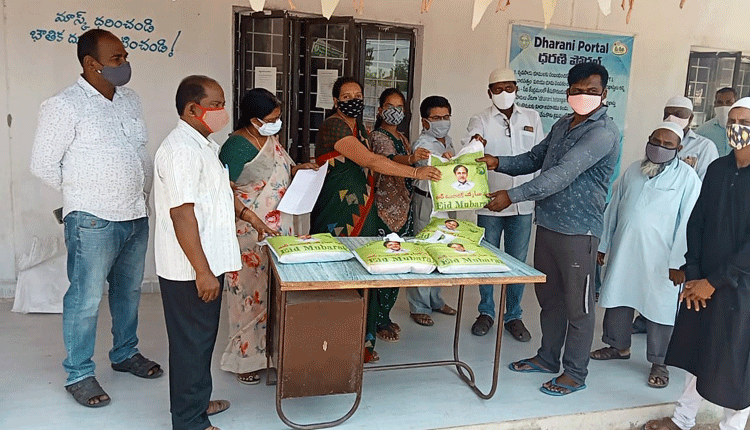 అన్ని వర్గాలకూ సంక్షేమ ఫలాలు