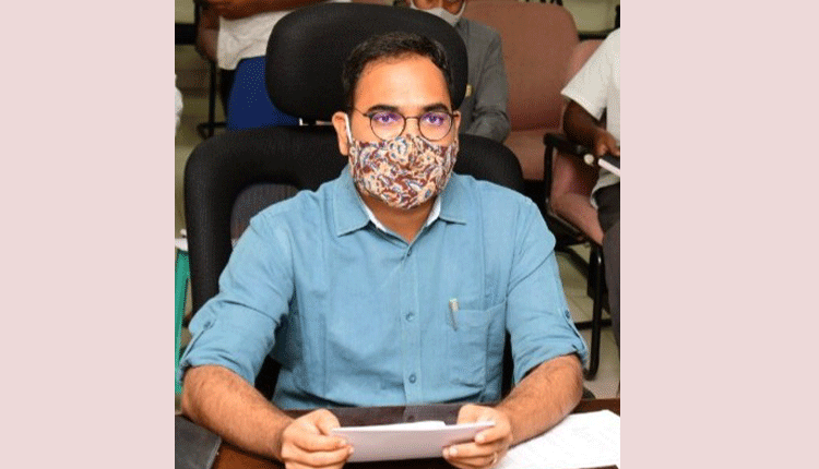 బడ్జెట్‌ అంచనాలు తయారు చేయాలి