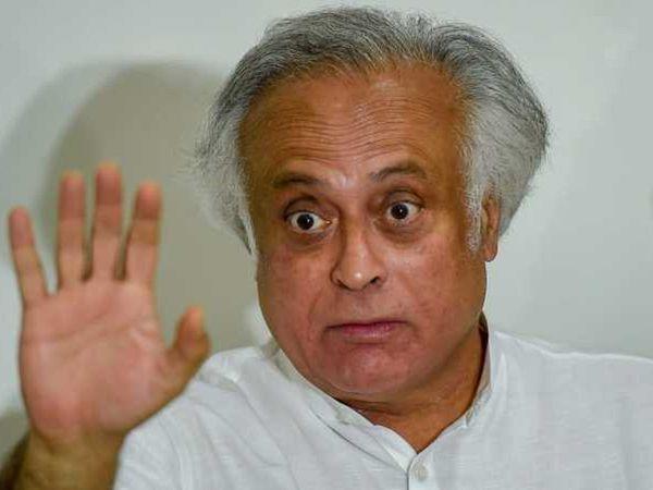 కొవిషీల్డ్ వ్యాక్సిన్ డోసుల వ్య‌వ‌ధిపై పార‌ద‌ర్శ‌క‌తకు కాంగ్రెస్ డిమాండ్