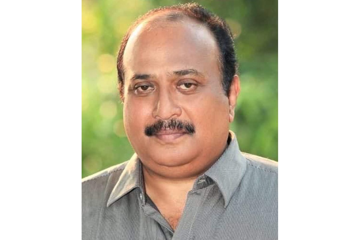 మహా విషాదం.. గుండెపోటుతో కన్నుమూసిన లెజెండరీ దర్శకుడు..