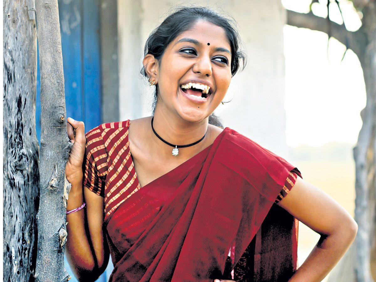 ఆడపిల్ల బతుకు.. అరిటాకు చందం!