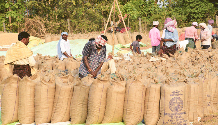 ఉపాధికి బాసట ఆర్థిక భరోసా