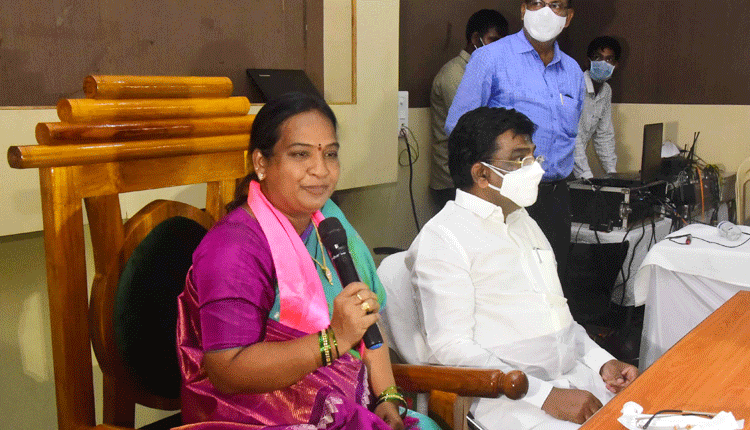 నీరజ అనే నేను….