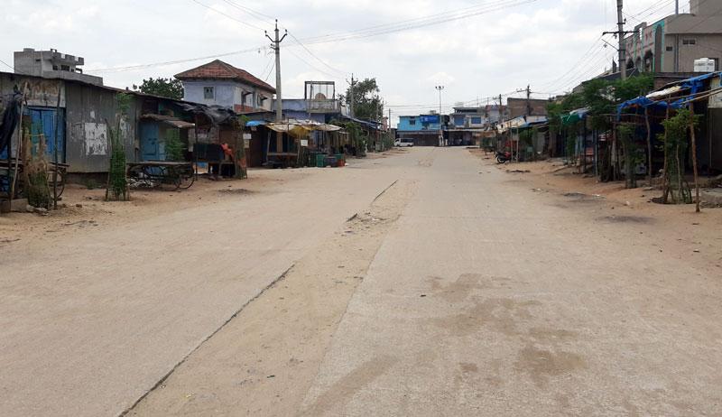 పటిష్టంగా లాక్‌డౌన్‌ అమలు