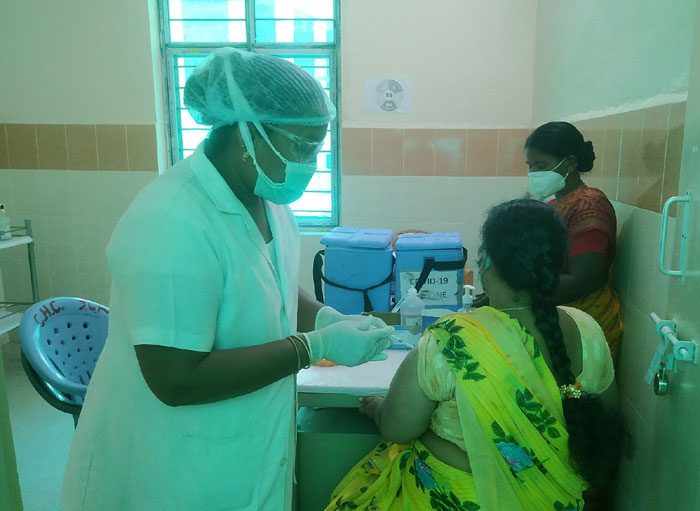 కొనసాగుతున్న టెస్టులు.. వ్యాక్సినేషన్‌