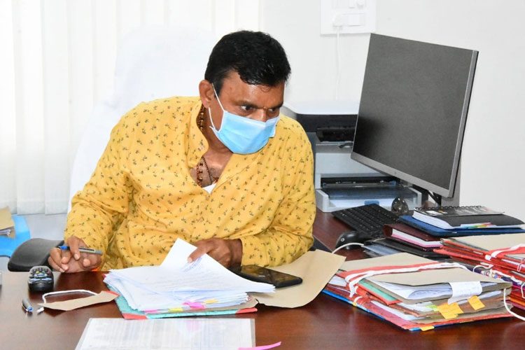 ప్రతి కూలీకి పని కల్పించాలి: కలెక్టర్‌