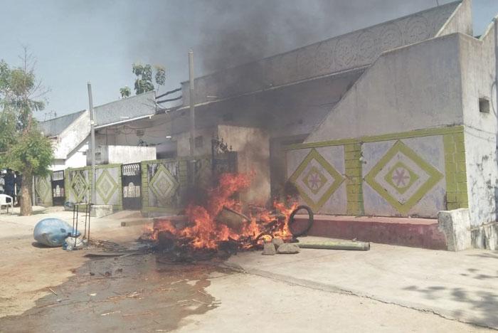 హాసాకొత్తూర్‌లో కొనసాగిన ఉద్రిక్తత