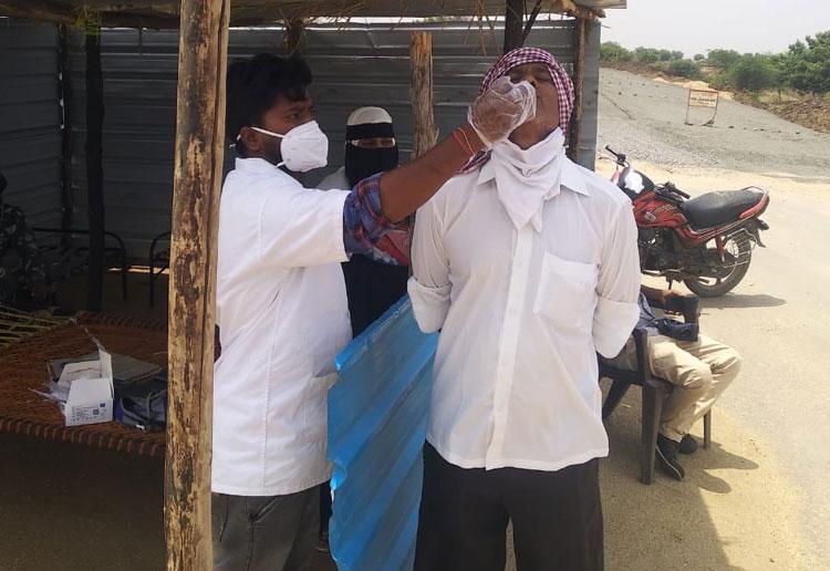 తగ్గుముఖం పట్టిన కరోనా కేసులు