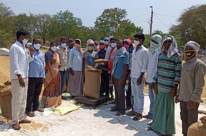 ధాన్యం కొనుగోలు కేంద్రాల పరిశీలన
