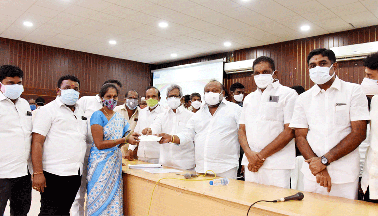 పేద కుటుంబాలకు వరం