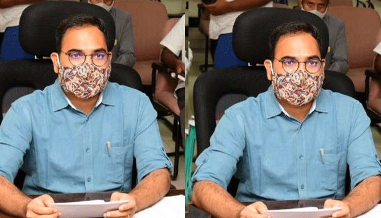 ధాన్యం నాణ్యతను పరిశీలించాలి