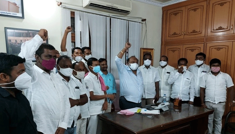 హుజూరాబాద్‌ అభివృద్ధికి కృషి