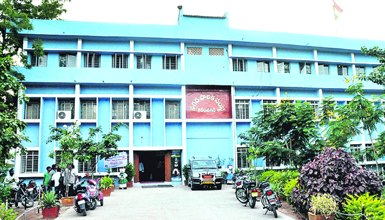 శివారు డివిజన్ల అభివృద్ధిపై ప్రత్యేక దృష్టి