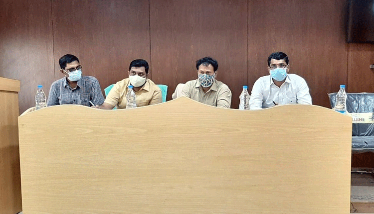 ధాన్యం కొనుగోళ్లలో జాప్యం వద్దు